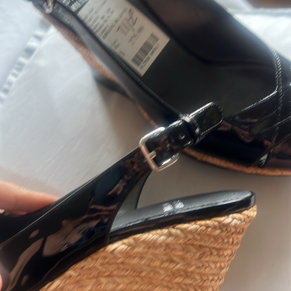Stuart Weitzman NWT 7.5m Black Patent and Woven Wedges - Picture 13 of 14